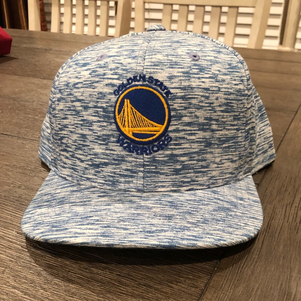 Golden State Warriors snap-back hat (NWOT)